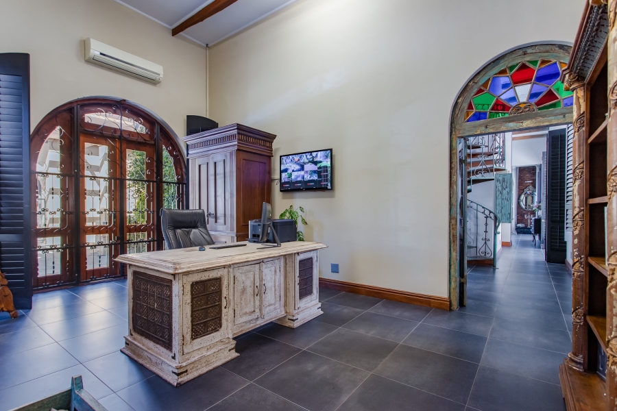 5 Bedroom Property for Sale in Winelands Western Cape